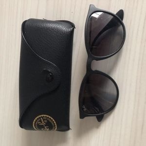 Black Ray Ban Erika's